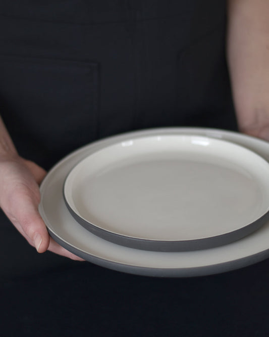 B-choice - plate Ø 26 cm | dark grey