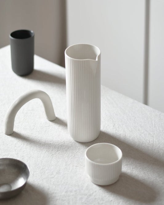 Carafe Column | white